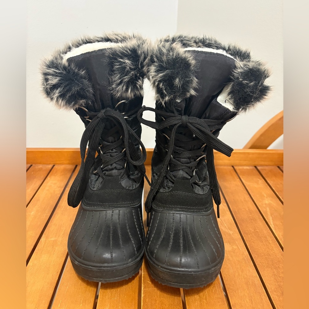 Women's Black Faux-Fur Trim Lace-Up Winter Snow Boots
